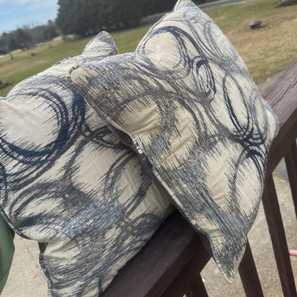 Set of pillows
